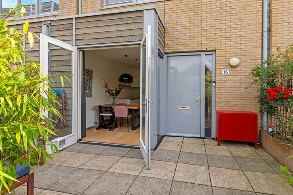 Medium property photo - Oeverzeggestraat 16, 1087 BV Amsterdam